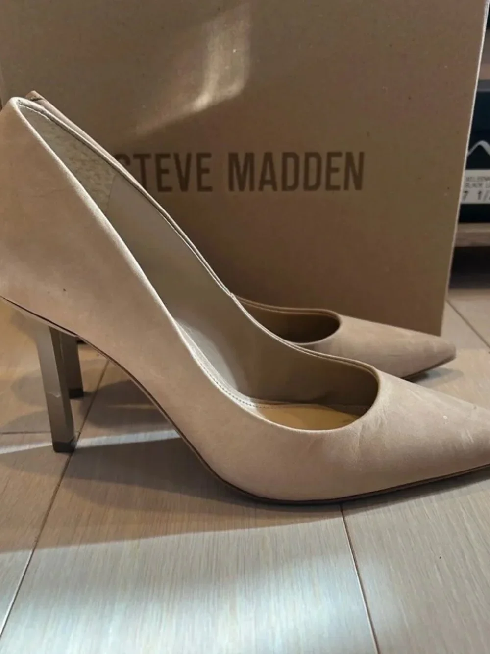 Steve‎ Madden Classie tan nubuck stilettos